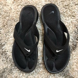 ❌SOLD❌ •NEW• NIKE Flip Flops